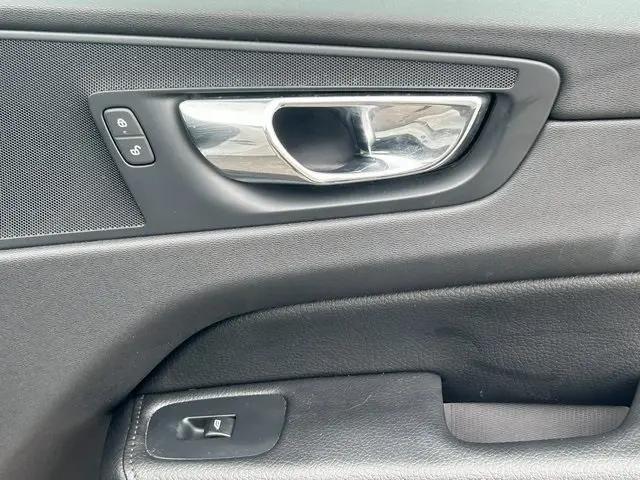 2018 Volvo XC60 T6 Momentum