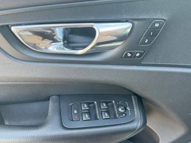 2018 Volvo XC60 T6 Momentum