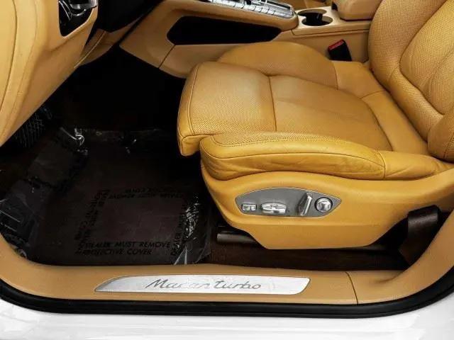2017 Porsche Macan Turbo