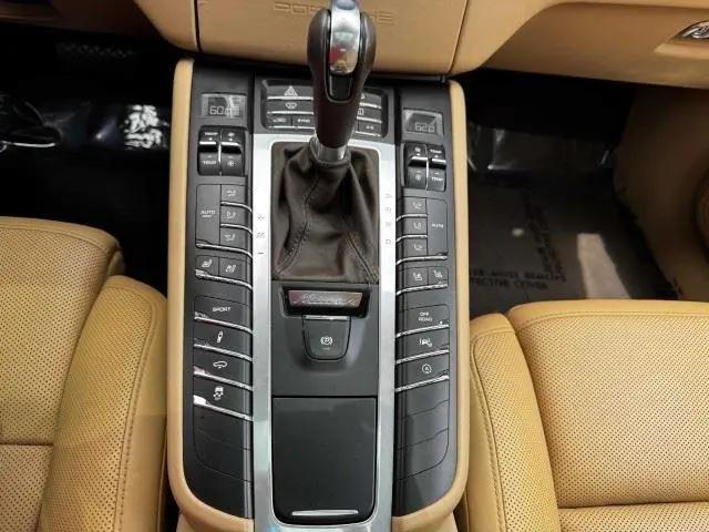 2017 Porsche Macan Turbo