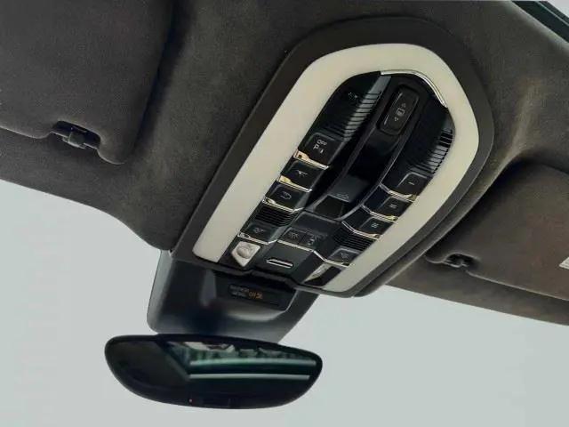 2017 Porsche Macan Turbo