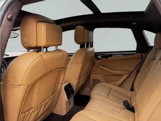 2017 Porsche Macan Turbo