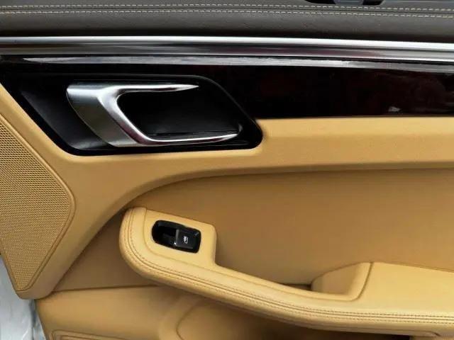2017 Porsche Macan Turbo
