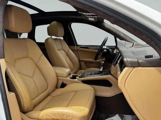 2017 Porsche Macan Turbo