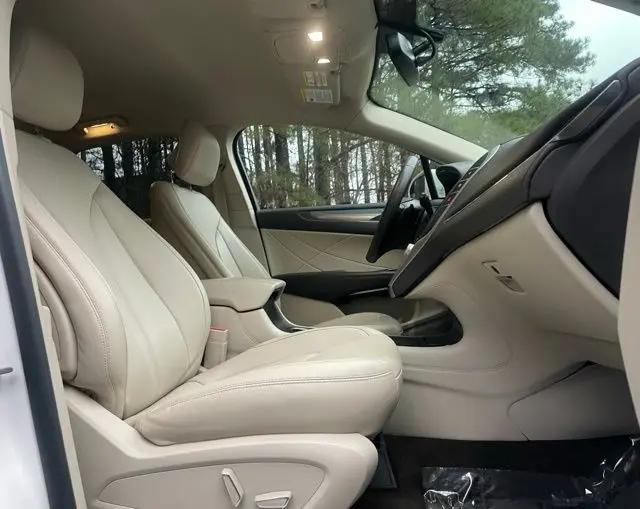 2019 Lincoln MKC Standard