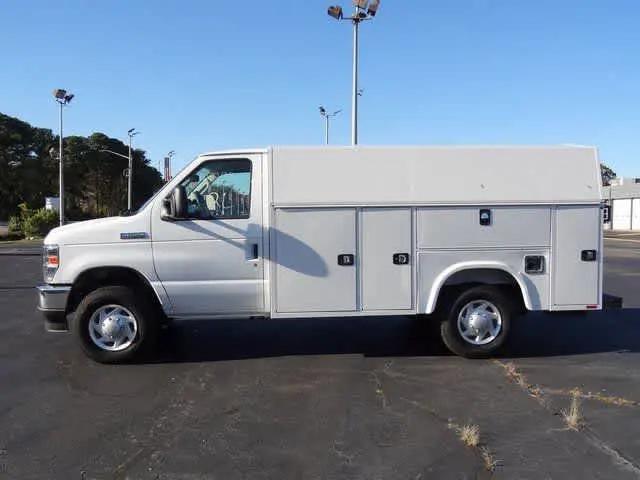 2025 Ford E-350 Cutaway E-Series Cutaway