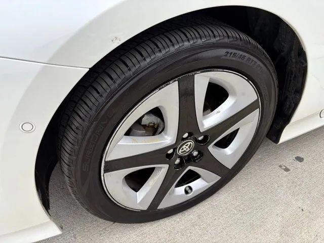 2017 Toyota Prius Three Touring