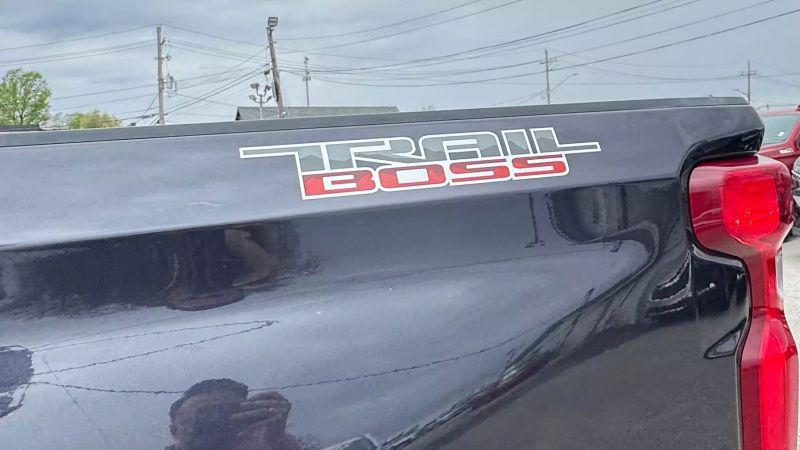 2023 Chevrolet Silverado 1500 4WD Crew Cab Short Bed LT Trail Boss