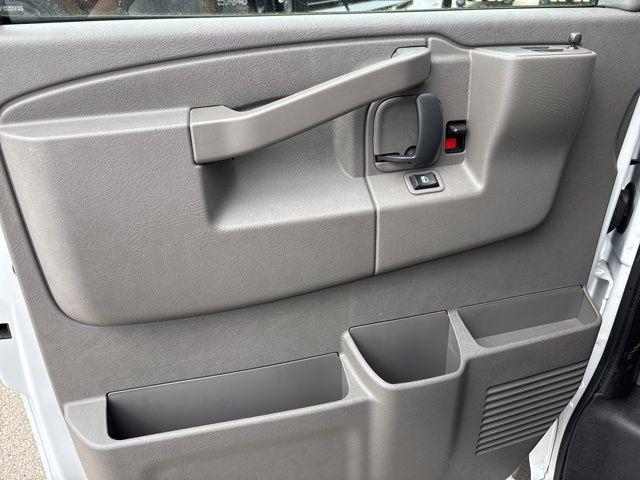 2025 Chevrolet Express Cutaway Work Van