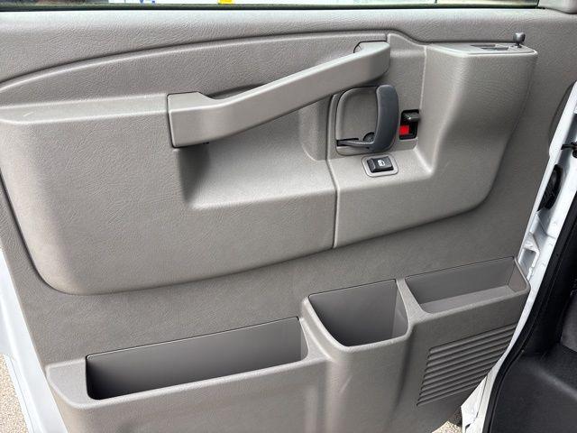 2024 Chevrolet Express Cutaway Work Van