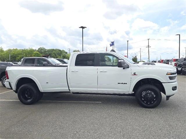 2025 RAM Ram 3500 RAM 3500 LIMITED CREW CAB 4X4 8 BOX