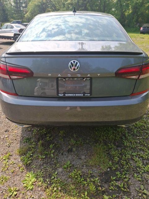 2022 Volkswagen Passat 2.0T R-Line