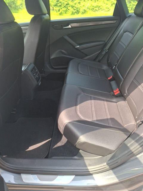 2022 Volkswagen Passat 2.0T R-Line