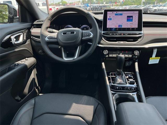 2025 Jeep Compass COMPASS TRAILHAWK 4X4