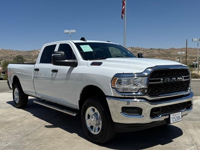 2024 RAM 3500 Tradesman Crew Cab 4x4 8 Box