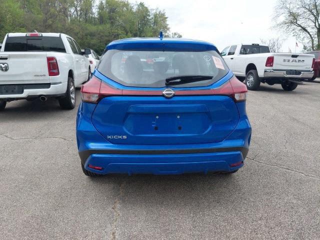2022 Nissan Kicks S Xtronic CVT