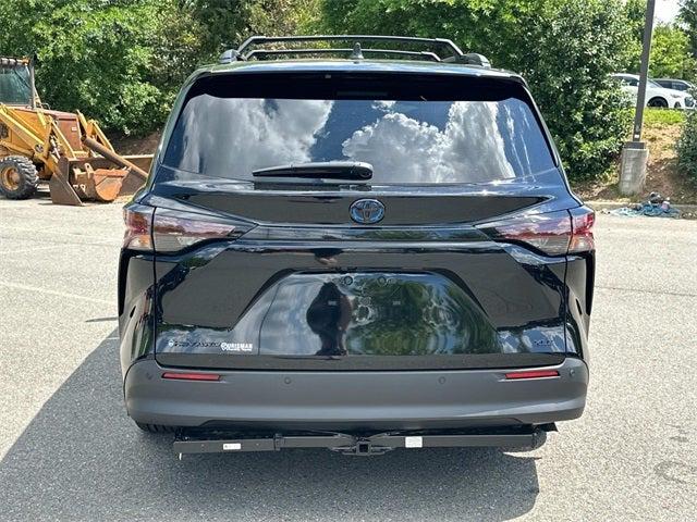 2025 Toyota Sienna Woodland Edition