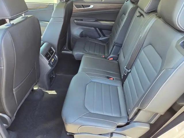 2025 Volkswagen Atlas 2.0T SEL