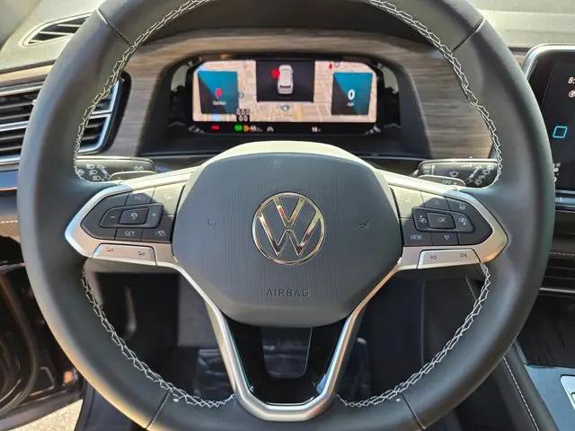2025 Volkswagen Atlas 2.0T SEL