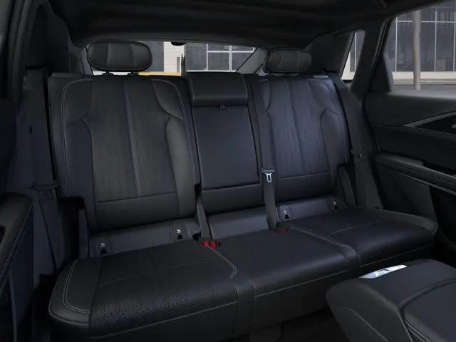 2025 Cadillac iQ Luxury w/1SE