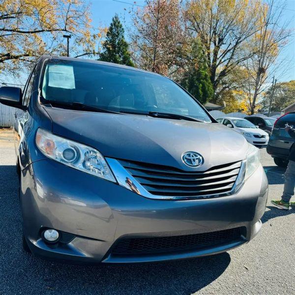 2011 Toyota Sienna Limited V6