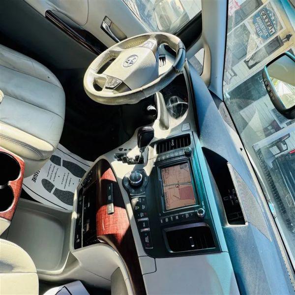 2011 Toyota Sienna Limited V6
