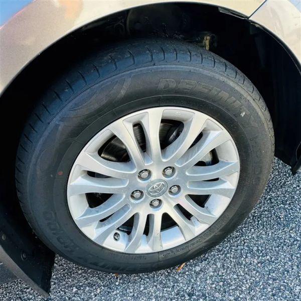 2011 Toyota Sienna Limited V6