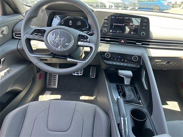 2025 Hyundai Elantra SEL - Photo 7
