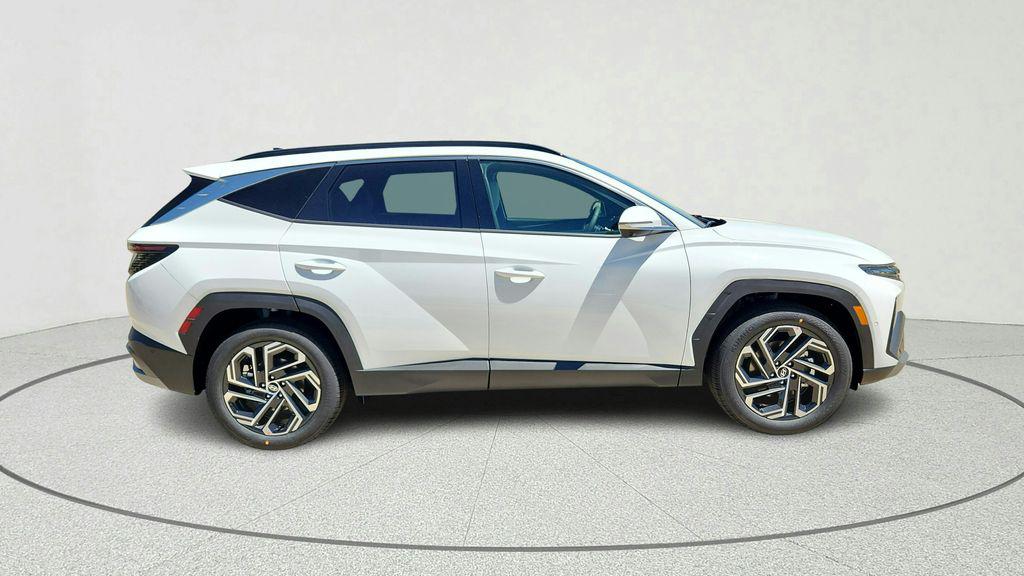 2025 Hyundai Tucson Limited - Photo 8