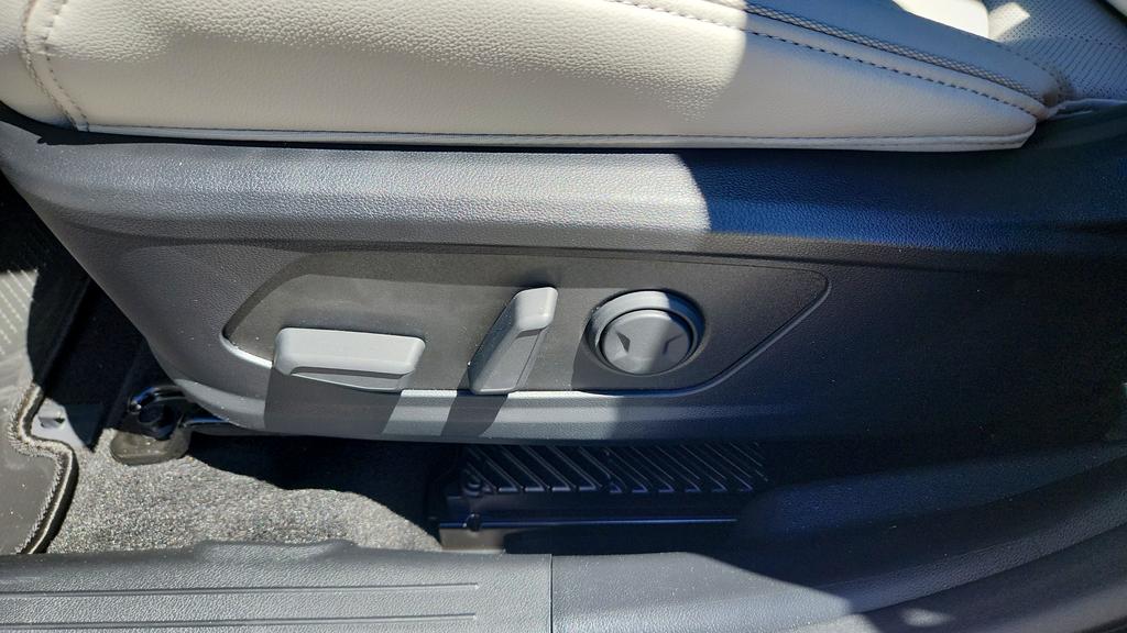 2025 Hyundai Tucson Limited - Photo 12