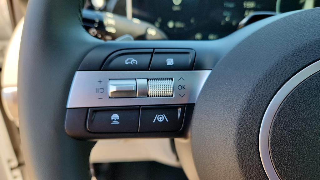2025 Hyundai Tucson Limited - Photo 14