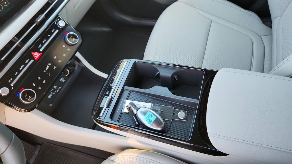 2025 Hyundai Tucson Limited - Photo 18