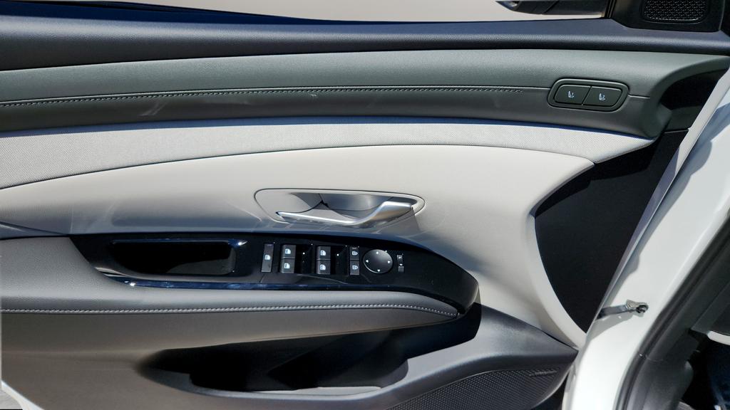 2025 Hyundai Tucson Limited - Photo 23