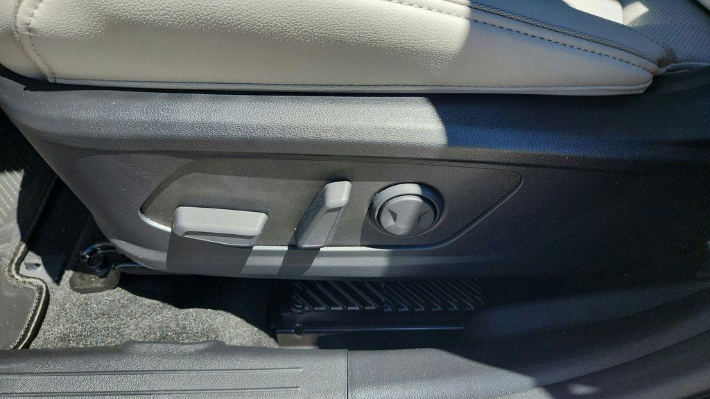 2025 Hyundai Tucson Limited - Photo 29