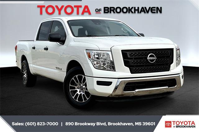 2023 Nissan TITAN Crew Cab SV 4x2