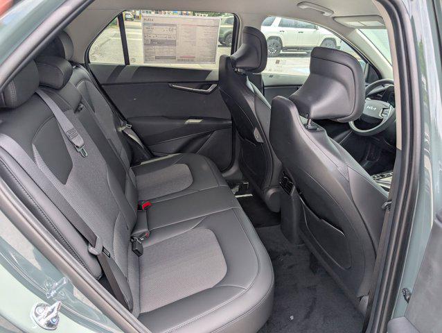 2025 Kia Niro EX