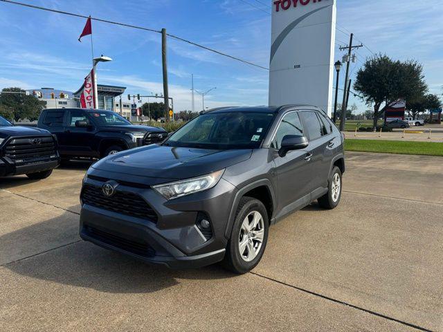 2021 Toyota RAV4 XLE's photo