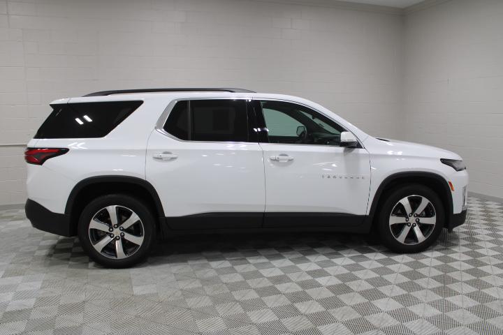 2023 Chevrolet Traverse AWD LT Leather