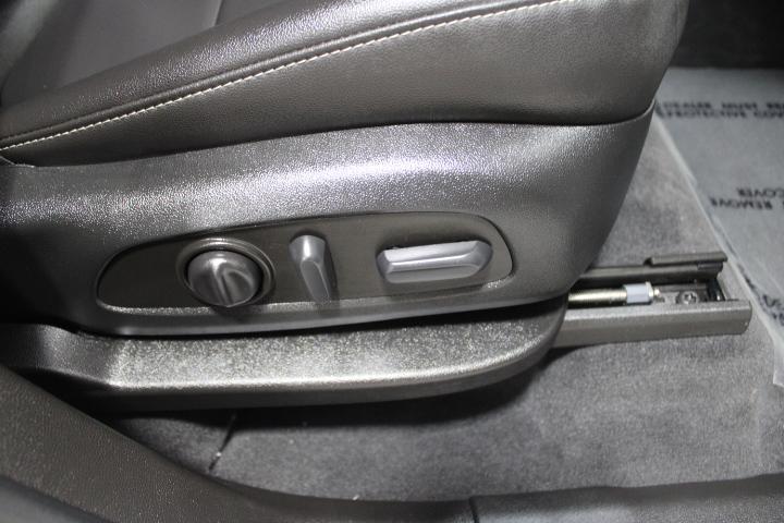 2023 Chevrolet Traverse AWD LT Leather