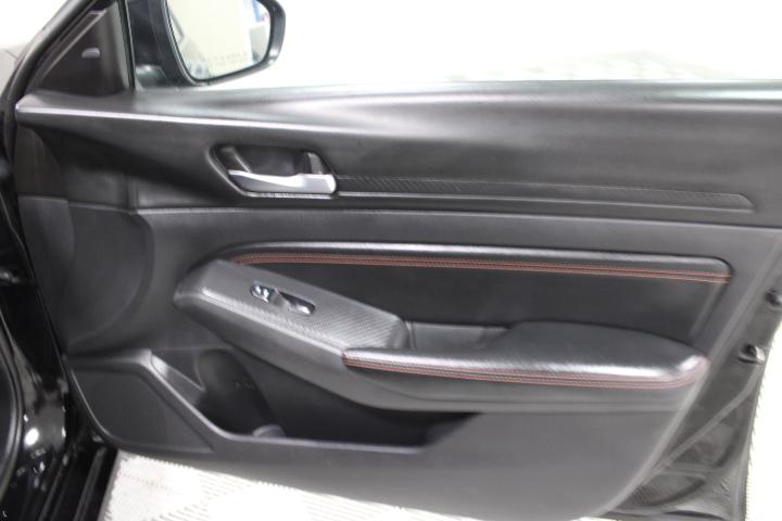 2021 Nissan Altima SR FWD