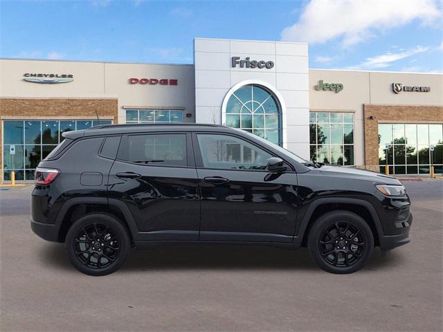 2025 Jeep Compass COMPASS LATITUDE 4X4