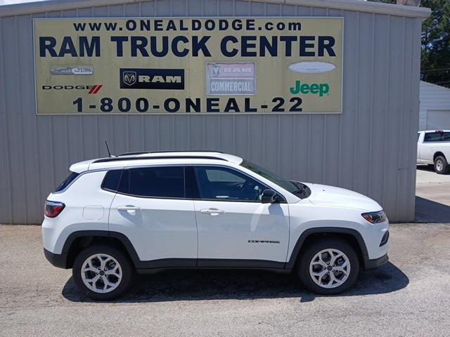 2025 Jeep Compass COMPASS LATITUDE 4X4
