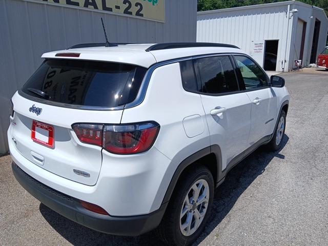 2025 Jeep Compass COMPASS LATITUDE 4X4