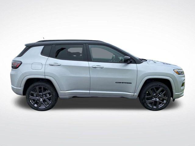 2025 Jeep Compass COMPASS LIMITED 4X4