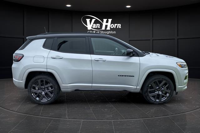 2025 Jeep Compass COMPASS LIMITED 4X4