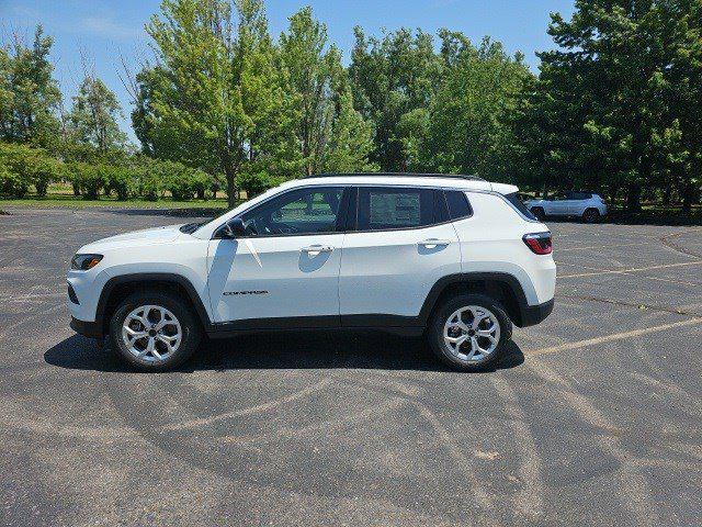 2025 Jeep Compass COMPASS LATITUDE 4X4