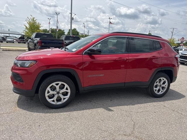 2025 Jeep Compass COMPASS LATITUDE 4X4