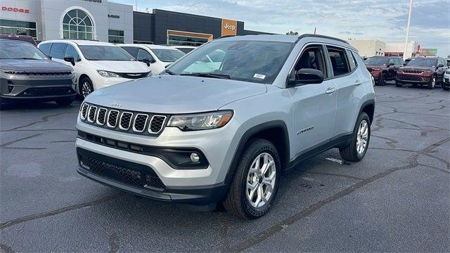 2025 Jeep Compass COMPASS LATITUDE 4X4