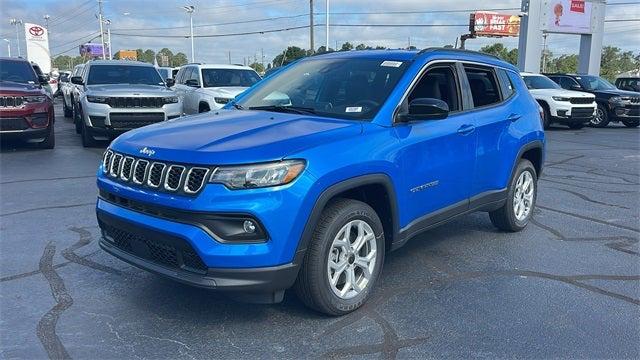 2025 Jeep Compass COMPASS LATITUDE 4X4