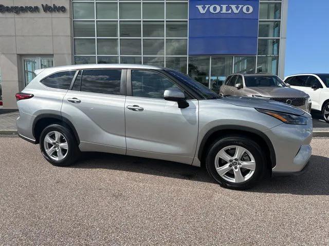 2023 Toyota Highlander LE